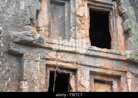 Lycian tombe scavate nella roccia a Kas, Turchia Foto Stock