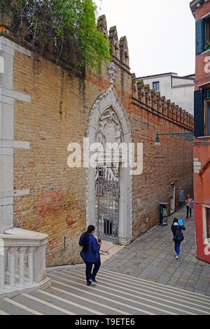 Venezia, Italia -8 APR 2019- Vista del campus della Ca Foscari di Venezia (Università Ca' Foscari di Venezia), fondata nel 1868, un pubblico universit Foto Stock