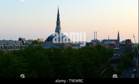 Lo skyline della città di La Hague in serata, Paesi Bassi Foto Stock