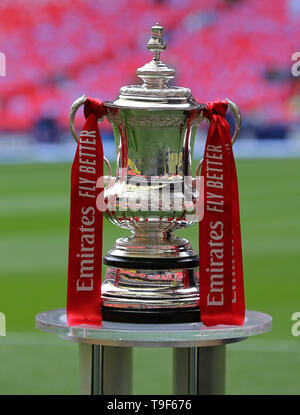 Lo stadio di Wembley a Londra, Inghilterra, Regno Unito. Il 18 maggio 2019. FA Cup Manchester City FC V WATFORD FC Manchester City FC V WATFORD FC, finale di FA Cup 2019 18 maggio 2019 GBD14176 finale di FA Cup, 18/05/2019, lo Stadio di Wembley a Londra, Inghilterra rigorosamente solo uso editoriale. Se il giocatore/i giocatori raffigurata in questa immagine è/sono la riproduzione per un Club Inglese o l'Inghilterra per la squadra nazionale. Quindi questa immagine può essere utilizzata solo per scopi editoriali. Uso non commerciale. I seguenti usi sono anche limitato anche se in un contesto editoriale: Utilizzare in combinazione con, o parte Foto Stock