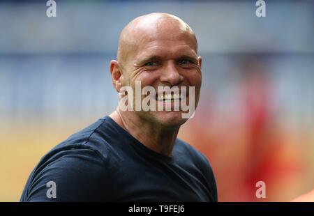 Gelsenkirchen (Germania). 18 Maggio, 2019. firo: 18.05.2019, calcio, 1.Bundesliga, stagione 2018/2019, FC Schalke 04 - VFB Stuttgart (0-0) Thorsten Legat, Ritratto | Credit: dpa/Alamy Live News Foto Stock