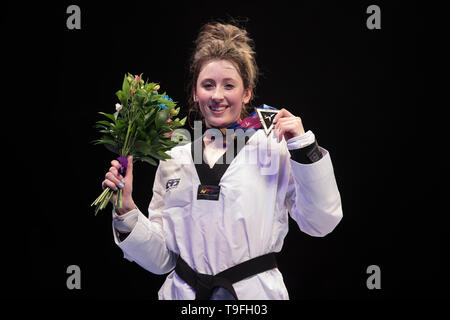 Manchester, Regno Unito. 18 Maggio, 2019. Gran Bretagna Jade Jones festeggia dopo aver battuto la Corea del Sud, Lee Ah-Reum nel femminile -57kg finale al mondo Taekwondo Championships 2019 a Manchester in Gran Bretagna il 18 maggio 2019. Jones ha vinto 14-7. Credito: Jon Super/Xinhua/Alamy Live News Foto Stock