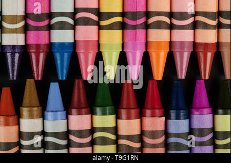 Set di matite colorate capi vista ravvicinata Foto Stock