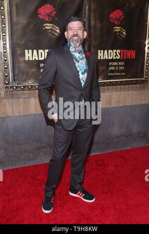 Serata di Apertura del Hadestown al Walter Kerr Theatre - Arrivi. Dotato di: David Neumann dove: New York New York, Stati Uniti quando: 17 Apr 2019 Credit: Giuseppe Marzullo/WENN.com Foto Stock