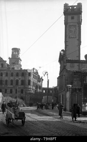 Ruinen und Wiederaufbau Frankfurt am Main 1945 bis 1949 Rathaus - Riuns e Reonstruction Frankfurt /a.M. 1945 al 1949 Town Hall Foto Stock