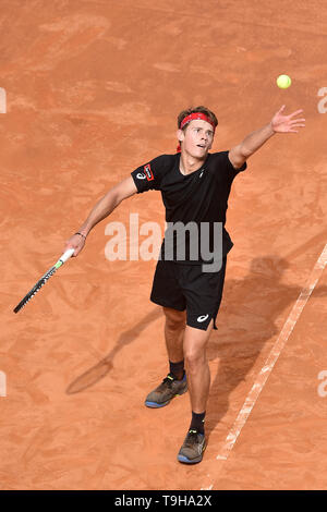 Alex De Minaur di Australia in azione durante il match contro Marco Cecchinato d'Italia. Roma 13-05-2018 Foro Italico Internazionali BNL d'Italia Foto Stock