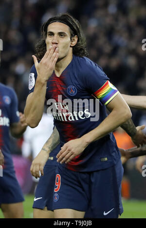 Parigi, Francia. 18 Maggio, 2019. Paris Saint-Germain's Edinson Cavani celebra il suo obiettivo durante il francese L1 partita di calcio tra Parigi Saint-Germain (PSG) e Digione presso il Parc des Princes Stadium di Parigi, Francia, il 18 maggio 2019. Paris Saint Germain ha vinto 4-0. Credit: Jack Chan/Xinhua/Alamy Live News Foto Stock