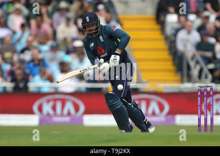 Leeds, Regno Unito. 19 Maggio, 2019. James Vince di ovatta in Inghilterra durante la quinta Royal London una giornata internazionale della corrispondenza tra Inghilterra e Pakistan a Headingley Carnegie Stadium, Leeds domenica 19 maggio 2019. Credito: MI News & Sport /Alamy Live News Foto Stock