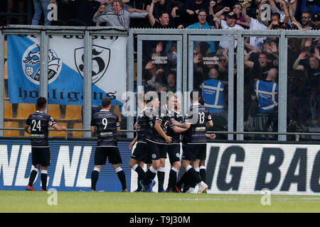 Deventer, Paesi Bassi. 19 Maggio, 2019. Stagione 2018 / 2019 , olandese Keuken Kampioen Play-off. FC Den Bosch celebra il 1-2 durante la partita andare avanti Eagles - Den Bosch (play-off) Credito: Pro scatti/Alamy Live News Foto Stock