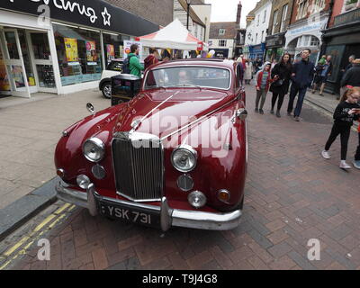 Faversham Kent, Regno Unito. 19 Maggio, 2019. Xxv Faversham Weekend di trasporto. Nella foto: un 1960 JAGUAR MK IX . Credito: James Bell/Alamy Live News Foto Stock