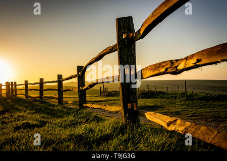 Rampa di rustico recinto nel sole al mattino Foto Stock