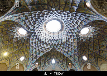 Khan Amin al-Dowleh Timche dome, grand bazaar, Kashan, Iran Foto Stock