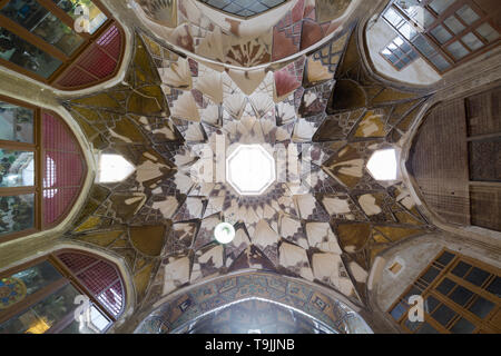 Khan Amin al-Dowleh Timche dome, grand bazaar, Kashan, Iran Foto Stock