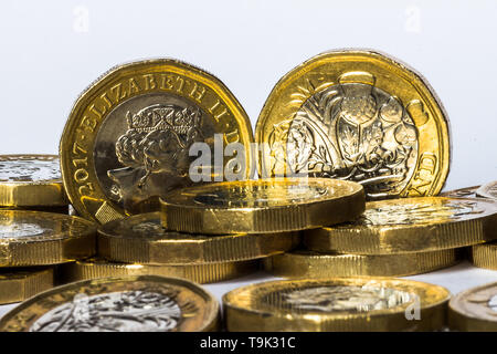 Pound monete in una pila. Foto Stock