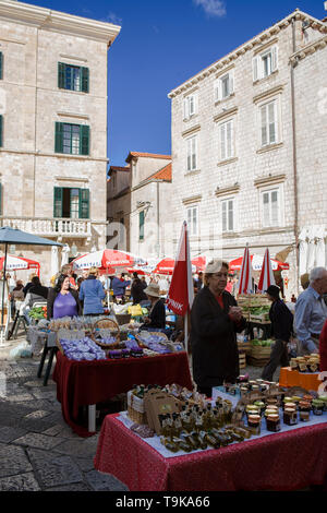 Il mercato locale in Gundulićeva poljana, stari grad, Dubrovnik, Croazia Foto Stock