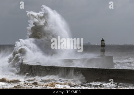 Tempesta di neve, big wave, Seaham, Durham Foto Stock