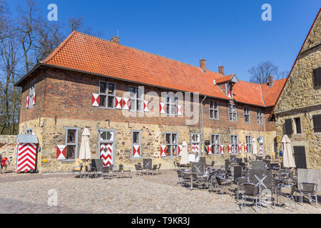 Ristorante presso il cortile di Burg Vischering in Ludinghausen, Germania Foto Stock