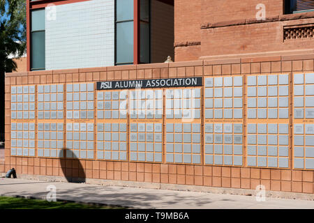 TEMPE, AZ/STATI UNITI D'America - 10 Aprile 2019: ASU Alumni Association parete sul campus della Arizona State University. Foto Stock
