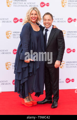 Londra, Regno Unito. Il 12 maggio 2019. Hannah Walters e Stephen Graham frequentare il Virgin Media British Academy televisione cerimonia di premiazione presso la Royal Festival Hall. Credito: Wiktor Szymanowicz/Alamy Live News Foto Stock