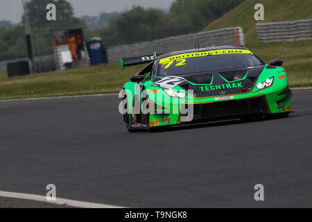 Norwich, Regno Unito. 19 Maggio, 2019. Barwell Motorsport Huracan Lamborghini GT3 EVO con piloti Adam Balon & Phil vivo durante il 2019 British GT Championship Round 3 al circuito di Snetterton, Norwich, Inghilterra il 19 maggio 2019. Foto di Jurek Biegus. Solo uso editoriale, è richiesta una licenza per uso commerciale. Nessun uso in scommesse, giochi o un singolo giocatore/club/league pubblicazioni. Credit: UK Sports Pics Ltd/Alamy Live News Foto Stock