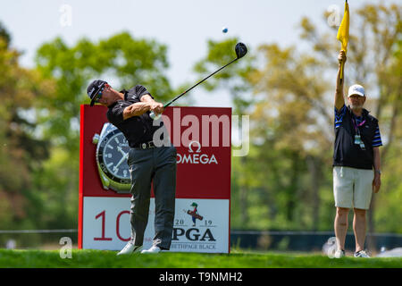 Farmingdale, New York, Stati Uniti d'America. 19 Maggio, 2019. Charley Hoffman degli Stati Uniti d'America svolge il suo tiro dal decimo tee durante il round 4 del campionato PGA di credito torneo: Azione Plus sport/Alamy Live News