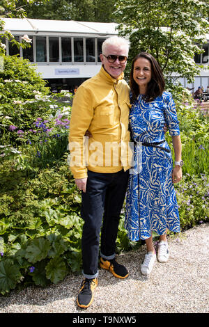 Londra, Regno Unito. Il 20 maggio 2019. Chris Evans e Natasha Shishmanian. Premere il tasto giorno al 2019 RHS Chelsea Flower Show. Foto: Bettina Strenske/Alamy Live News Foto Stock