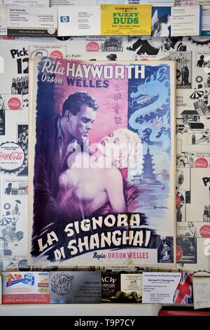 Poster per 1947 film La Signora di Shanghai con Orson Welles e Rita Hayworth in spagnolo e in inglese Foto Stock
