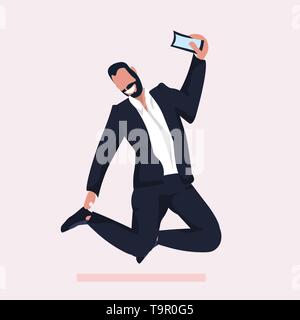 Business man tenendo selfie foto sulla fotocamera dello smartphone imprenditore nel formale maschio usura personaggio dei fumetti che pongono in tuta piana di lunghezza completa Illustrazione Vettoriale