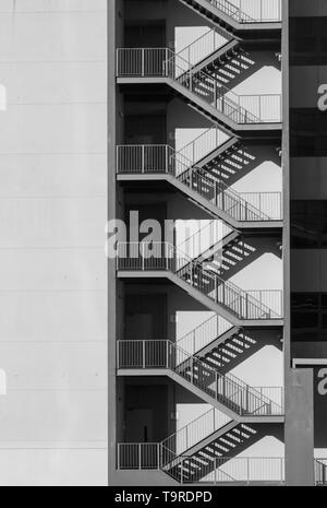 Facciata di edificio con una scala esterna Foto Stock