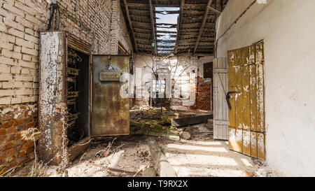 Azienda abbandonata in esclusione di Chernobyl in Bielorussia Foto Stock