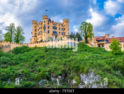 Castello di alta Swan's regione, Swan's regione con i piedi, le Alpi bavaresi Allgäu, Alta Baviera, Baviera, Germania, Europa, Schloss Hohenschwangau, Schwan Foto Stock