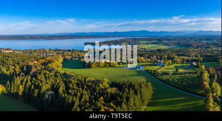 Lago Starnberger prima le Alpi della Ilkahöhe visto, Tutzing, 5-paese di mare, Alta Baviera, Baviera, Germania, Europa, Starnberger See Vor den Alpen Foto Stock