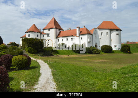 Castello medievale esterno nel Varaždin, Croazia Foto Stock