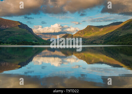 Llyn Nantlle Uchaf, Parco Nazionale di Snowdonia, Wales, Regno Unito Foto Stock