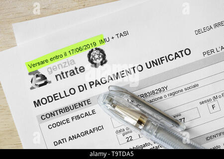 Modulo per le tasse italiane - Modello di pagamento unificato F24 Foto Stock
