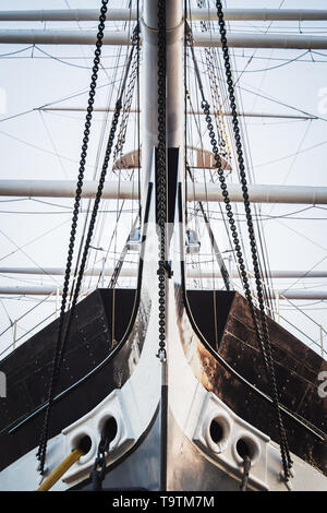 Dettaglio della prua di una storica nave a vela con scafo in ferro Foto Stock