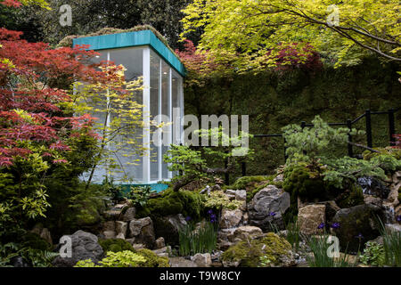 Londra, Regno Unito. Il 20 maggio 2019. Doccia in l'interruttore verde giardino disegnato da Kazyuki Ishihara, mostra giardino, giardino artigianale. Premere il tasto giorno al 2019 RHS Chelsea Flower Show. Foto: Bettina Strenske/Alamy Live News Foto Stock