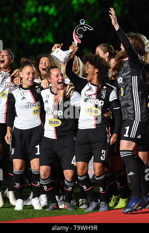 Sara Gama (Juventus donne) Aurora Galli (Juventus donne) durante l'italiano 'Serie A' match tra Juventus 1-1 Atalanta presso lo stadio Allianz il 19 maggio 2019 a Torino, Italia. (Foto di Maurizio Borsari/AFLO) Foto Stock