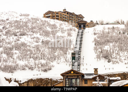 Park City, Utah, Stati Uniti d'America - 3 marzo 2019. Il Regis Hotel, ski-in resort con una funicolare in Deer Valley, Utah. Foto Stock