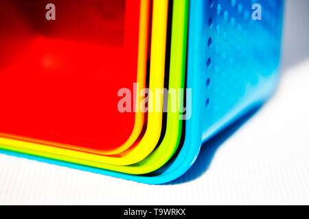 Riproduci Bricks nei colori dell'arcobaleno Foto Stock