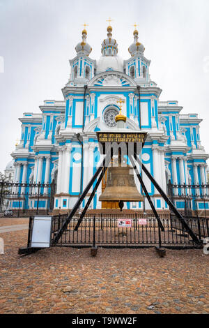 Saint Petersburg, Russia - Maggio 2019: Smolny Cattedrale Chiesa della Resurrezione. Smolny chiesa è un popolare sito turistico di San Pietroburgo in Russia Foto Stock