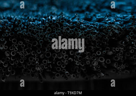 Accuratamente impilati tetto reed. Foto Stock