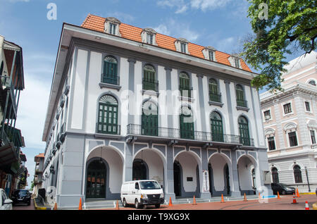 Il canale di Panama museo, situato in un bellissimo edificio restaurato nella città di Panama storico quartiere noto anche come Casco Viejo. Foto Stock