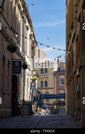 BRISTOL, Regno Unito - 14 maggio : Vista verso St Nicholas Market edifici a Bristol il 14 maggio 2019. Persone non identificate Foto Stock