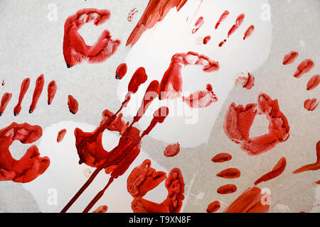 Bloody palm stampe su muro Foto Stock