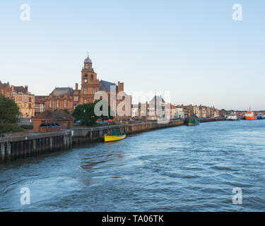 Vista della famosa Great Yarmouth Town Hall. Il municipio ha questa bella torre dell orologio che è un luogo di attrazione turistica. Foto Stock