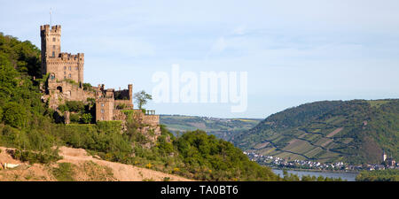 Il castello di Sooneck a Niederheimbach, sito patrimonio mondiale dell'Unesco, Valle del Reno superiore e centrale, Renania-Palatinato, Germania Foto Stock