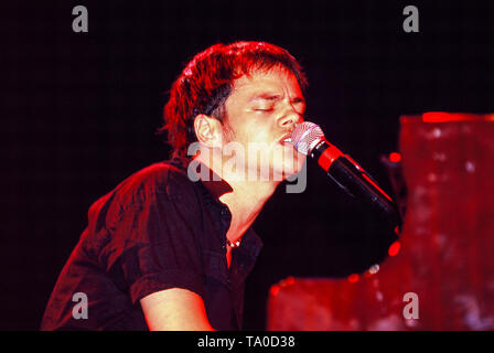 Jamie Cullum eseguendo in Vergine V Festival 2003,Hylands Park, Chelmsford Essex, Regno Unito. Foto Stock