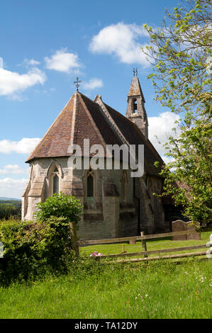 La Chiesa di San James in primavera, Weethley, Warwickshire, Inghilterra, Regno Unito Foto Stock