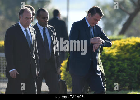 Brasilia, Brasile. 21 Maggio, 2019. DF - Brasilia - 21/05/2019 - Bolsonaro partecipa al sollevamento del flag - Jair Bolsonaro, Presidente della Repubblica, il Martedì, 21 Maggio durante una bandiera issata cerimonia di premiazione che si terrà presso il palazzo Alvorada. Foto: Mateus Bonomi / AGIF Credito: AGIF/Alamy Live News Foto Stock